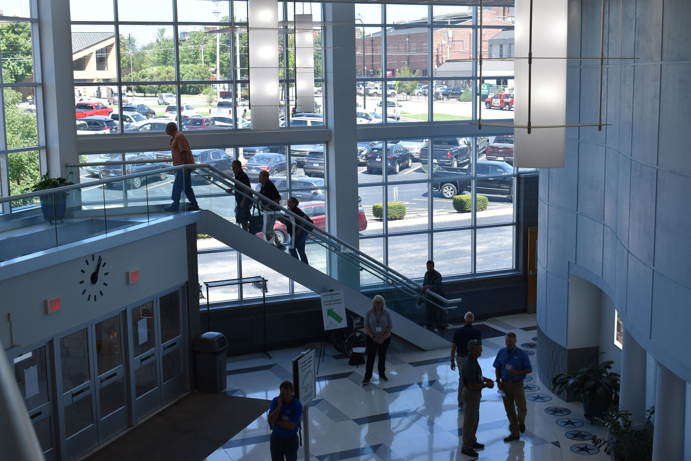 Looby Center Lobby - Oakley Lindsay Center